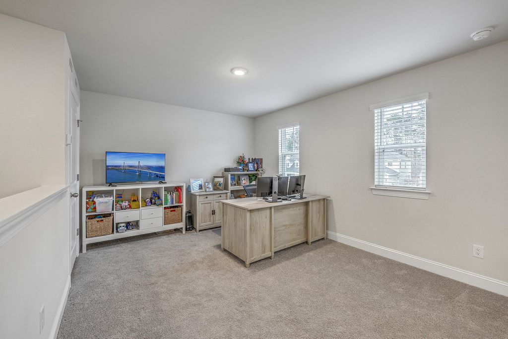 Image 19 of property listing at 185 Wappoo Trace Lane, Summerville, SC 29486