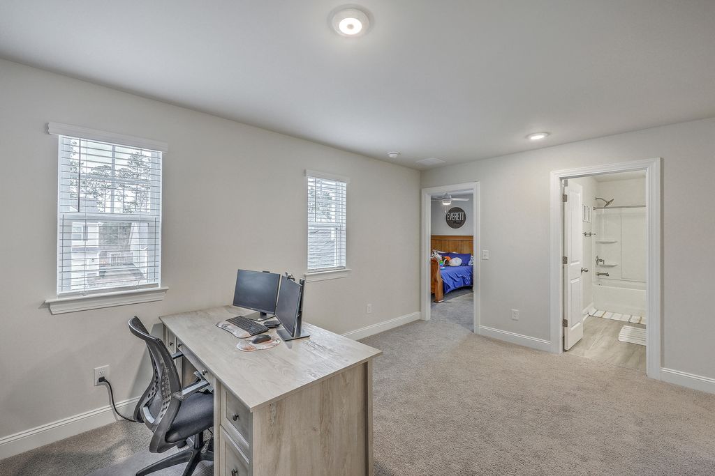 Image 21 of property listing at 185 Wappoo Trace Lane, Summerville, SC 29486