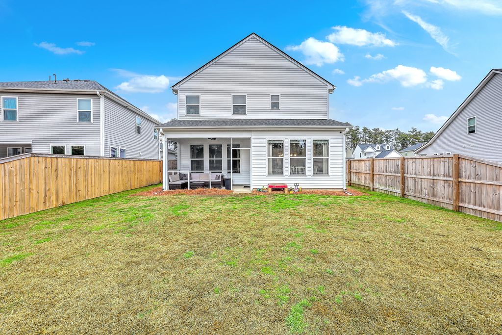 Image 38 of property listing at 185 Wappoo Trace Lane, Summerville, SC 29486