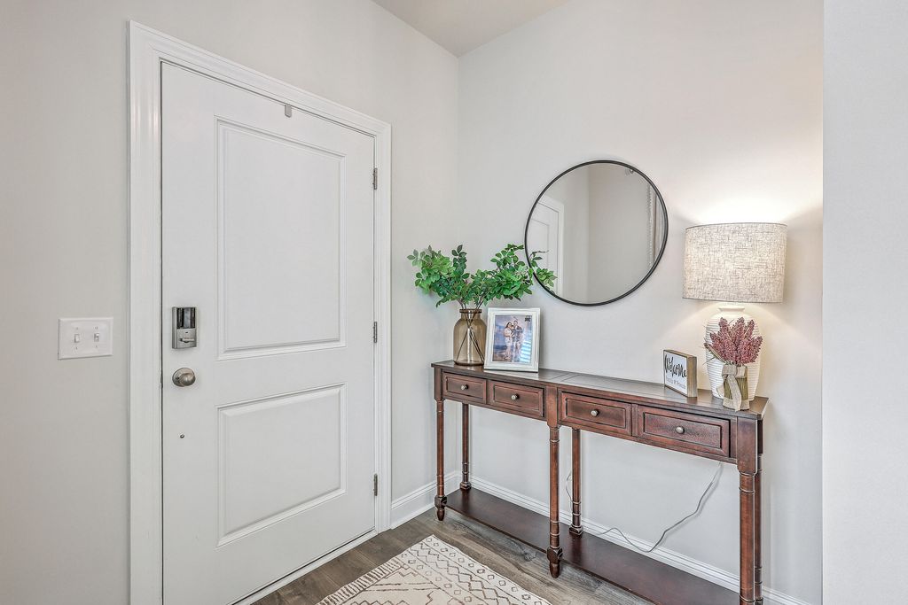 Image 5 of property listing at 185 Wappoo Trace Lane, Summerville, SC 29486