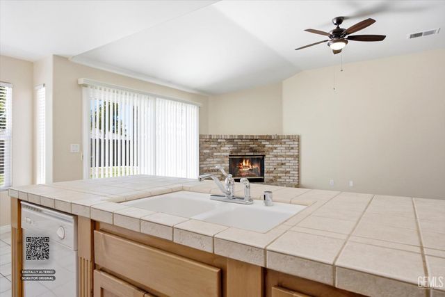 9913 Pavilion Drive, Bakersfield, CA 93312