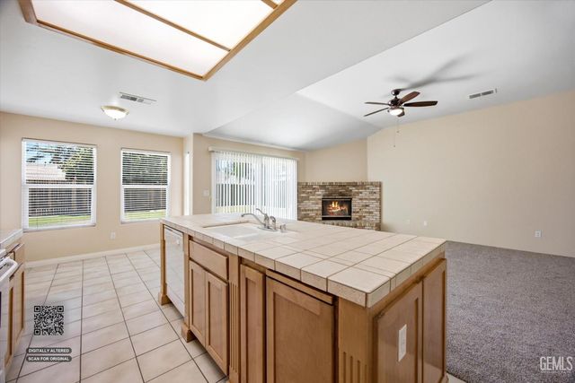 9913 Pavilion Drive, Bakersfield, CA 93312