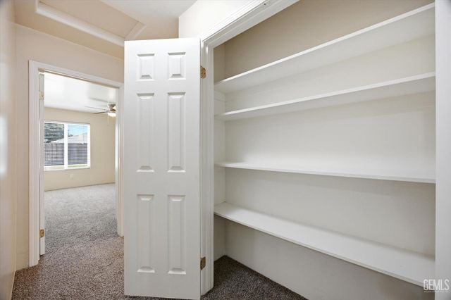 9913 Pavilion Drive, Bakersfield, CA 93312