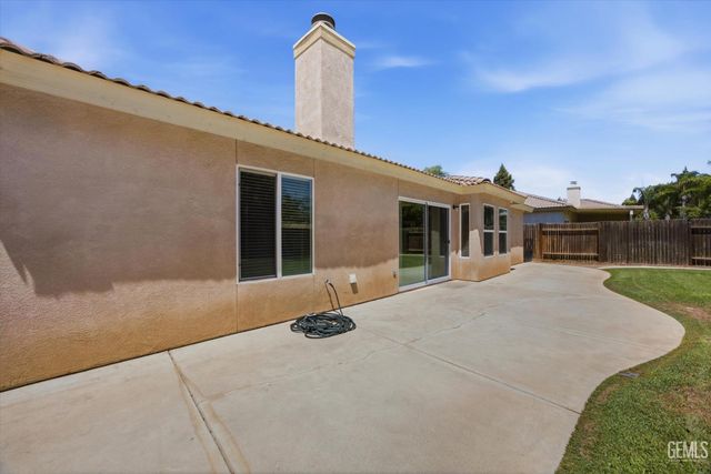 9913 Pavilion Drive, Bakersfield, CA 93312