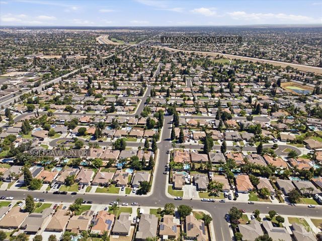 9913 Pavilion Drive, Bakersfield, CA 93312