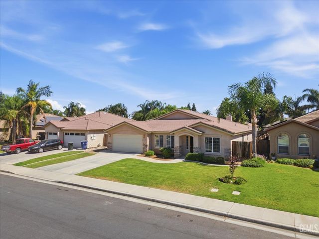 9913 Pavilion Drive, Bakersfield, CA 93312