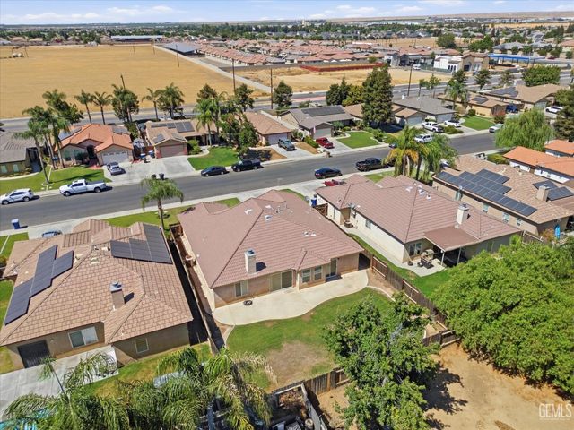 9913 Pavilion Drive, Bakersfield, CA 93312