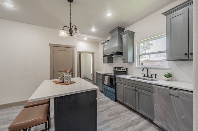 2515 Coyote Trail, Granbury, TX 76048