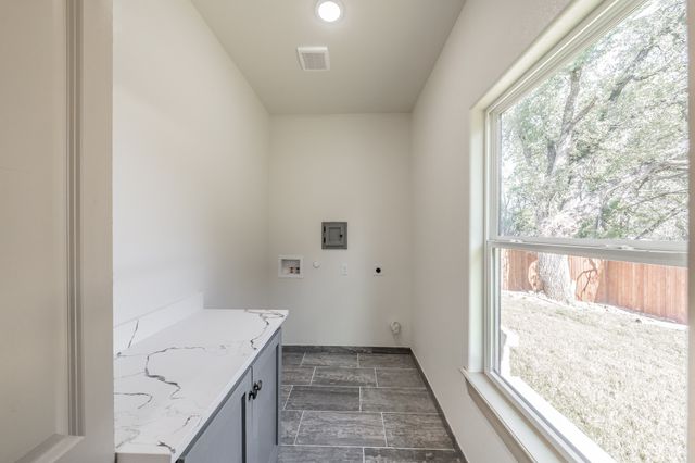 2515 Coyote Trail, Granbury, TX 76048