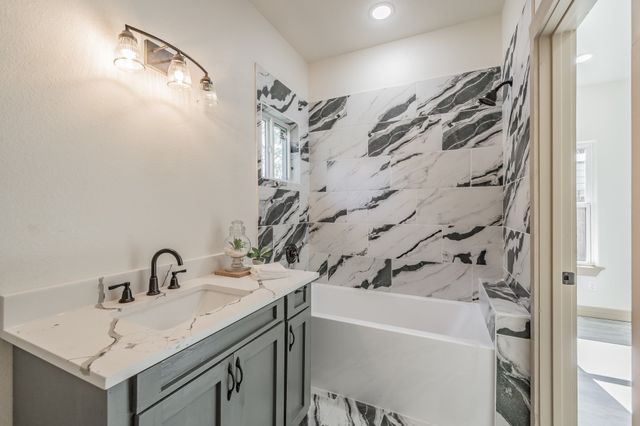 2515 Coyote Trail, Granbury, TX 76048