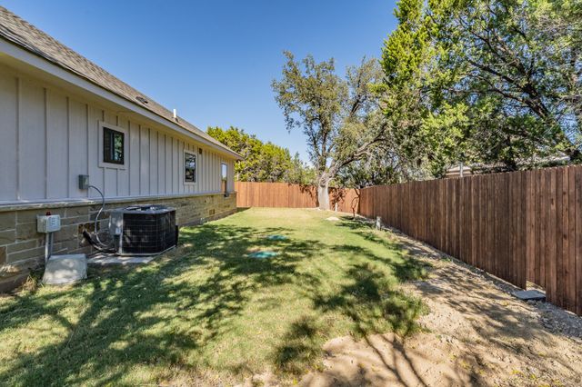 2515 Coyote Trail, Granbury, TX 76048