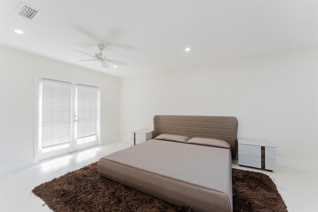 3199 NE 6 Drive, Boca Raton, FL 33432