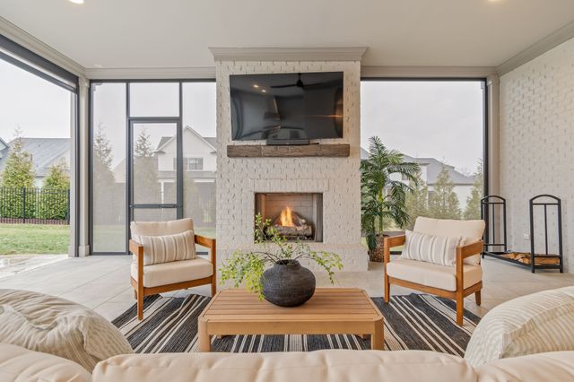 6304 Percheron Ln, Arrington, TN 37014