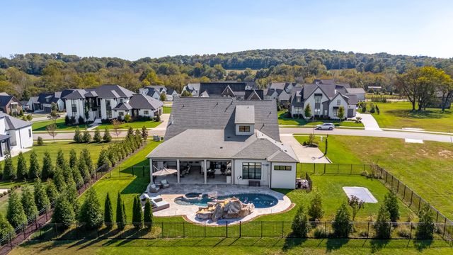 6304 Percheron Ln, Arrington, TN 37014