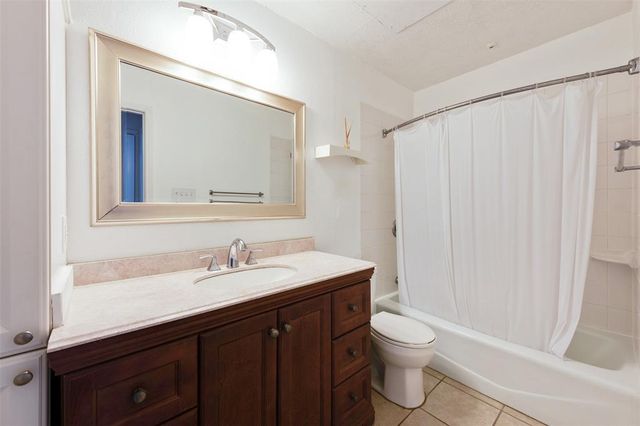 9100 Mountain Ridge DR 105, Austin, TX 78759