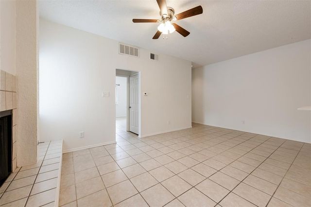 9100 Mountain Ridge DR 105, Austin, TX 78759