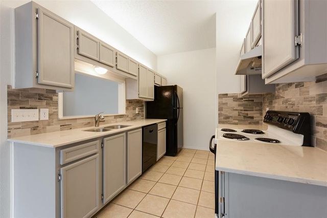 9100 Mountain Ridge DR 105, Austin, TX 78759