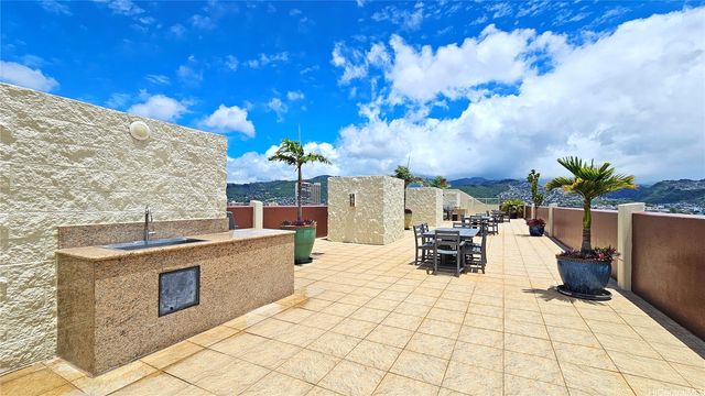 444 Nahua Street 2205, Honolulu, HI 96815