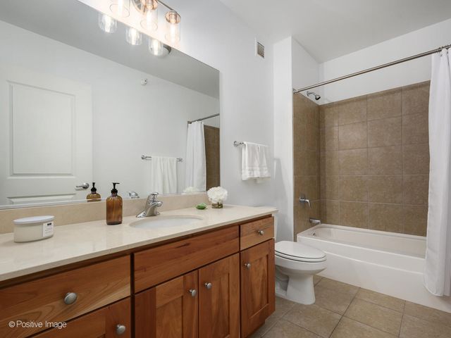 225 N Columbus Drive 6301, Chicago, IL 60601