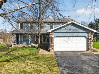 900 Glen Oak Drive, Sleepy Hollow, IL 60118