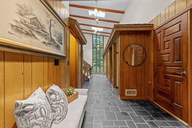 8000 Hill Trail N, Lake Elmo, MN 55042