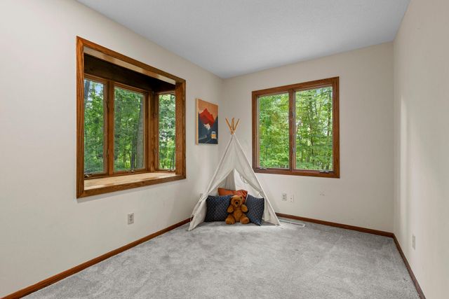 8000 Hill Trail N, Lake Elmo, MN 55042