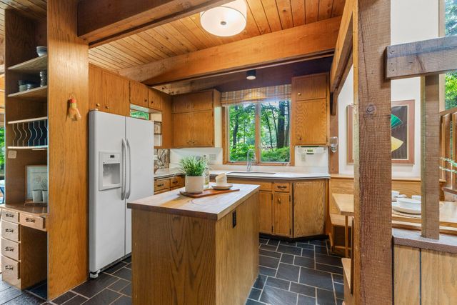 8000 Hill Trail N, Lake Elmo, MN 55042