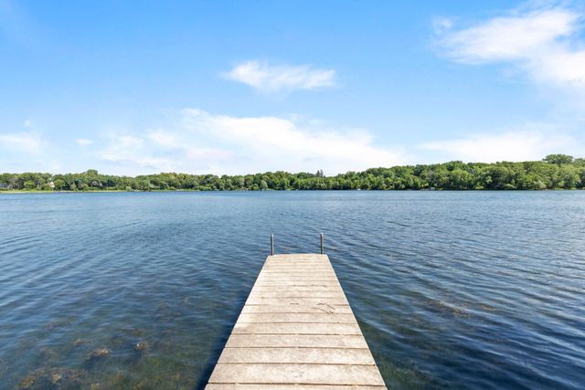 8000 Hill Trail N, Lake Elmo, MN 55042