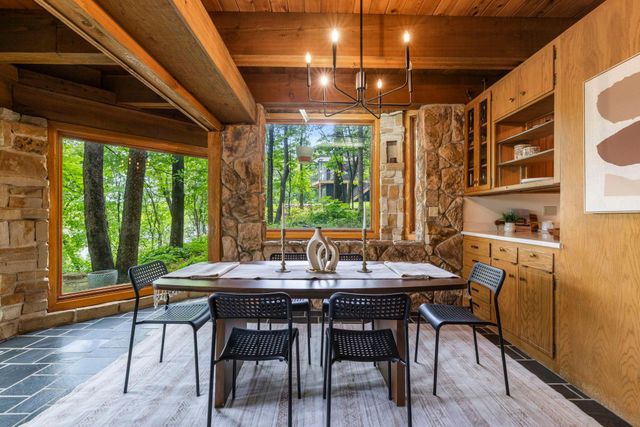 8000 Hill Trail N, Lake Elmo, MN 55042