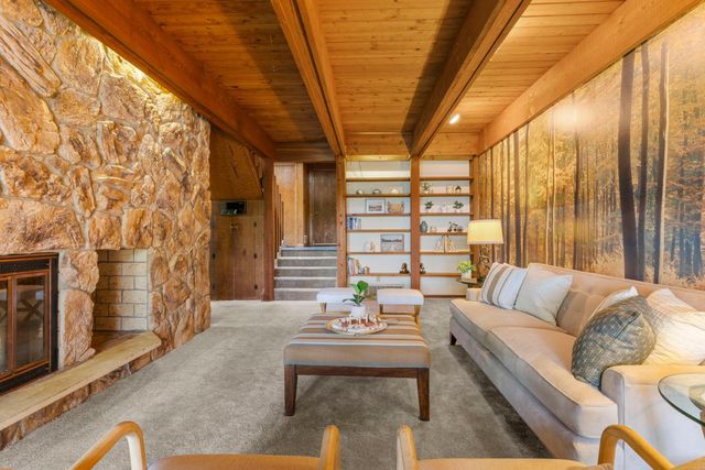 8000 Hill Trail N, Lake Elmo, MN 55042