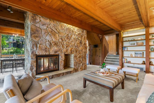 8000 Hill Trail N, Lake Elmo, MN 55042