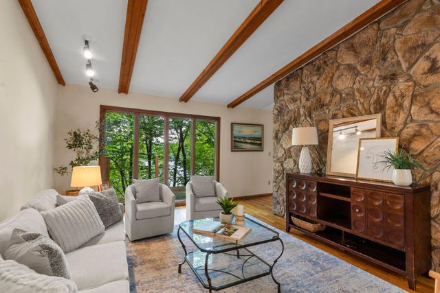 8000 Hill Trail N, Lake Elmo, MN 55042