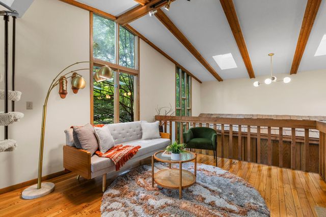 8000 Hill Trail N, Lake Elmo, MN 55042