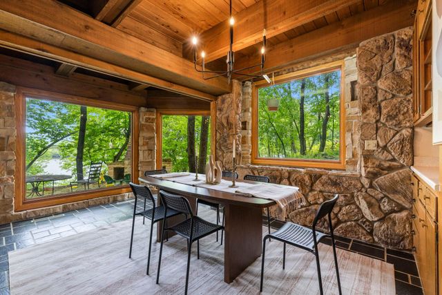 8000 Hill Trail N, Lake Elmo, MN 55042