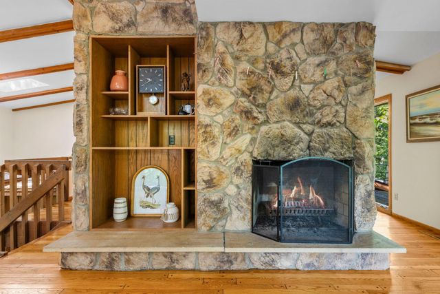8000 Hill Trail N, Lake Elmo, MN 55042