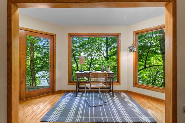 8000 Hill Trail N, Lake Elmo, MN 55042