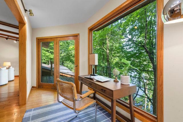 8000 Hill Trail N, Lake Elmo, MN 55042