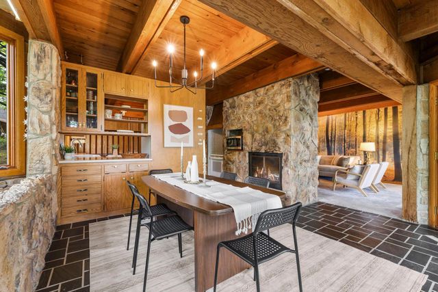 8000 Hill Trail N, Lake Elmo, MN 55042