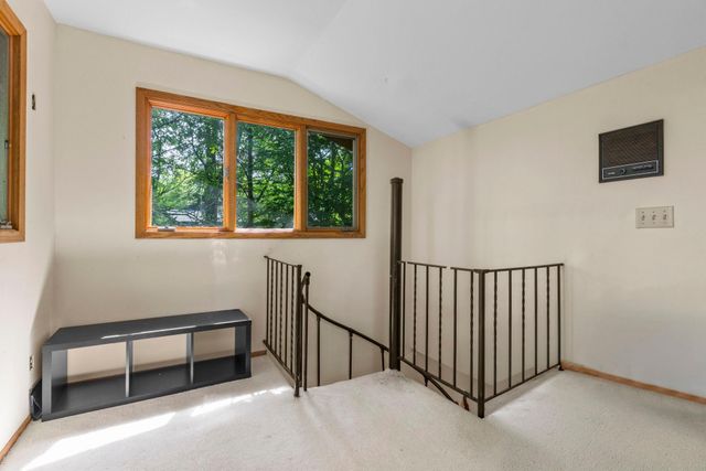 8000 Hill Trail N, Lake Elmo, MN 55042