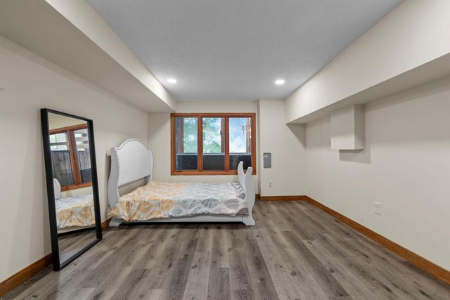 8000 Hill Trail N, Lake Elmo, MN 55042