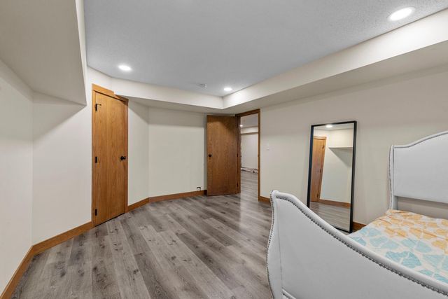 8000 Hill Trail N, Lake Elmo, MN 55042