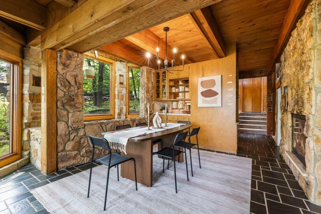 8000 Hill Trail N, Lake Elmo, MN 55042