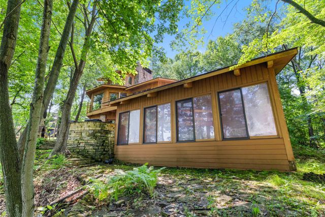 8000 Hill Trail N, Lake Elmo, MN 55042