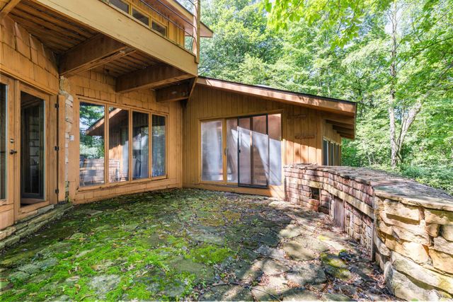 8000 Hill Trail N, Lake Elmo, MN 55042