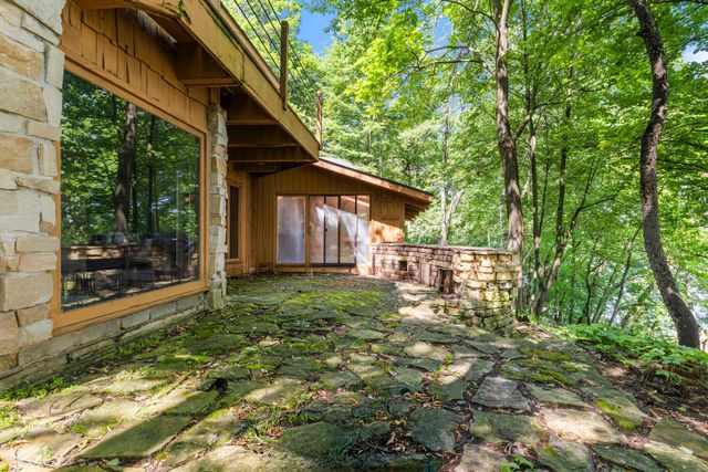 8000 Hill Trail N, Lake Elmo, MN 55042