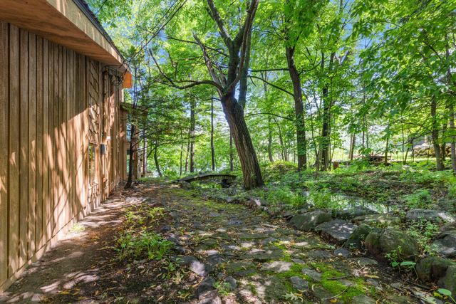 8000 Hill Trail N, Lake Elmo, MN 55042