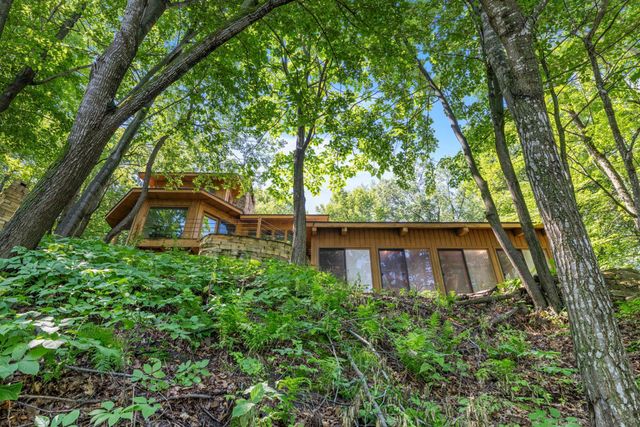 8000 Hill Trail N, Lake Elmo, MN 55042
