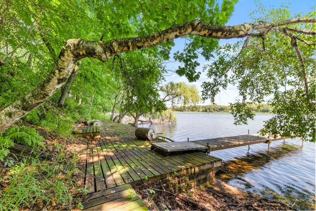 8000 Hill Trail N, Lake Elmo, MN 55042