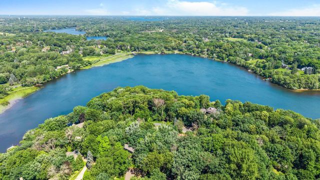 8000 Hill Trail N, Lake Elmo, MN 55042