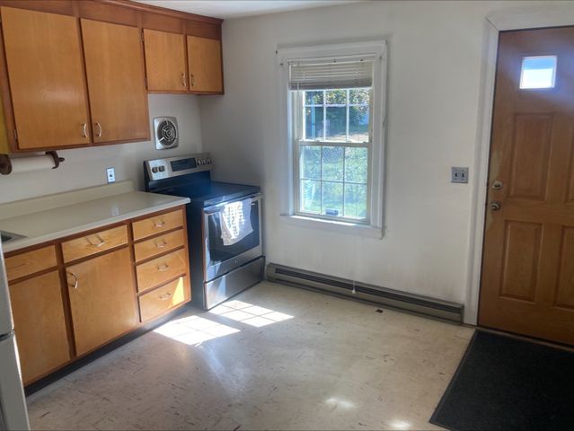 17 Clive St, Worcester, MA 01603